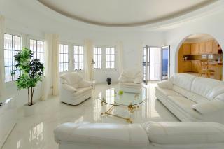 Luxury Puerto Del Carmen Villa 4 Bedrooms La Perla Modern Furnishings Stunning Sea Views - Tías - 1