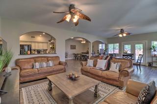 Lavish Family Escape with Game Room in Avondale! - Avondale - 7