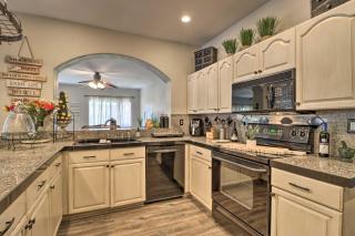 Lavish Family Escape with Game Room in Avondale! - Avondale - 3