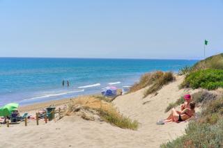 Honeymoon Corner Suite, sun-all-day terrace on the best beach of Marbella - 8