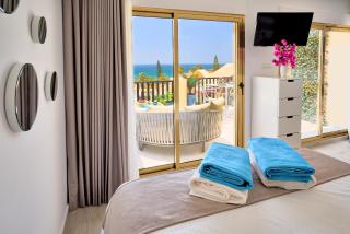 Honeymoon Corner Suite, sun-all-day terrace on the best beach of Marbella - Marbella - 1