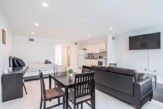The Purple Pelican Beachfront with Ocean Balcony Unit 2 - Fort Lauderdale - 6