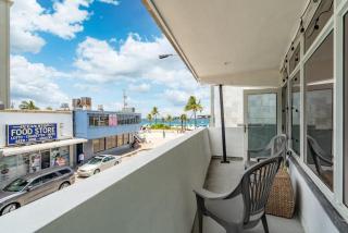 Beachfront Bloos 2 Units Ocean View Balcony Units 4 and 5 - Fort Lauderdale - 0
