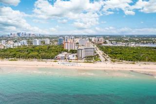 Beachfront Bloos 2 Units Ocean View Balcony Units 4 and 5 - Fort Lauderdale - 1