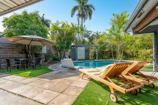 Hollys Hacienda with Heated Pool and Patio Area - Hollywood - 3