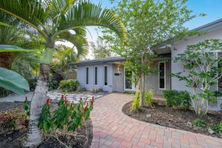 Hollys Hacienda with Heated Pool and Patio Area - Hollywood - 8