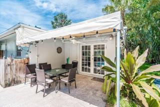 Wilton Tropical Oasis with Heated Pool and Hot Tub - Fort Lauderdale - 9