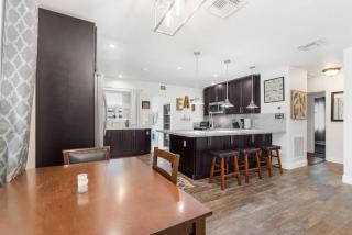 Wileys Paradise Three Bedroom Two Bath plus Office and Heated Pool - Hollywood - 4