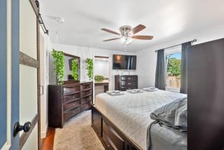 Wileys Paradise Three Bedroom Two Bath plus Office and Heated Pool - Hollywood - 2