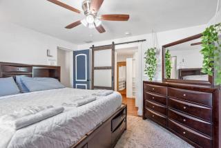 Wileys Paradise Three Bedroom Two Bath plus Office and Heated Pool - Hollywood - 1