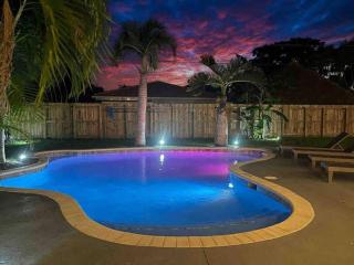 Delilas Chic 3 Bedroom 2 bath Abode with Heated Pool - Deerfield Beach - 7