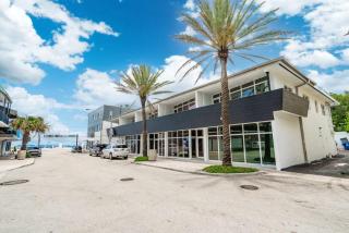 The Purple Pelican Beachfront with Ocean Balcony Unit 5 - Fort Lauderdale - 7