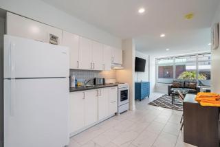 The Purple Pelican Beachfront with Ocean Balcony Unit 5 - Fort Lauderdale - 4