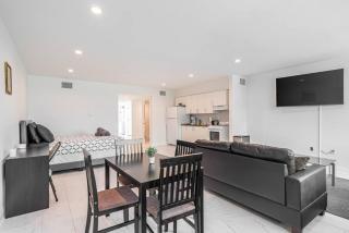 Beachfront Bloos 2 Units Ocean View Balcony Units 1 and 2 - Fort Lauderdale - 5