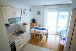 Studio Teuta - private parking - Split - 8