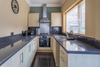 Milton Stays - Cosy 2 Bed House, 15 min Walk to York City Center, for up to 6 - With Period Features, Fireplace, Superfast Wi-Fi, Private Garden, Free On Street Parking - York - 1