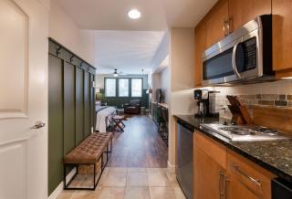 Premium Unit 3318 - Studio - Fraser Crossing Founders Pointe condo - 4