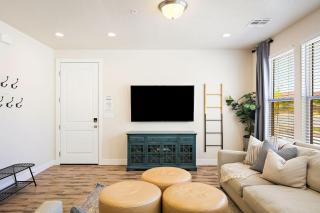 Fun Times & Tan Lines townhouse - Washington - 4