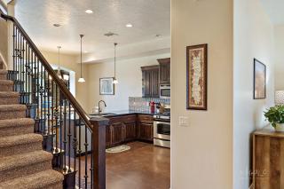 Above Par townhouse - 5