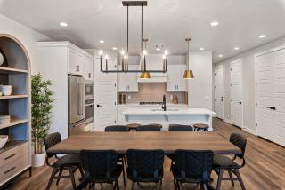 Reunion HQ home - 1