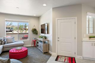 Three-Bedroom Townhouse - Washington - 3