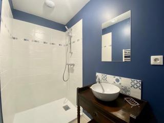 Grande maison rénovée avec jardin, proche de la basilique de Brioude, idéale pour randonnées et sports nautiques - FR-1-582-55 - 7