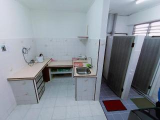 Jo-Rumah 3 Bedroom Apartment Jelutong Georgetown Penang Free WIFI - 1