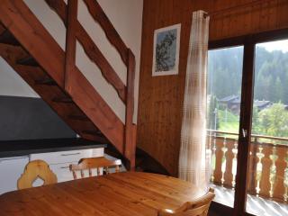 Bel appartement près des télésièges avec balcon et WiFi à Châtel - FR-1-693-49 - 4