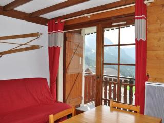 Appartement charmant près des pistes avec balcon et parking - FR-1-693-75 - 9