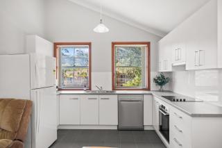 Summer Breeze - Mollymook - 9