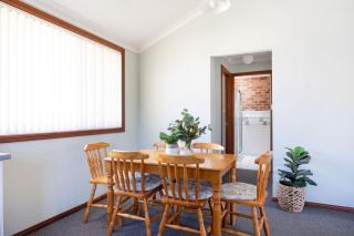 Summer Breeze - Mollymook - 0