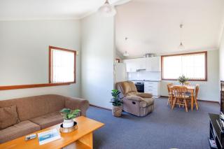 Summer Breeze - Mollymook - 6