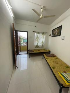 Shree Sadguru Krupa Yatri Niwas - Kolhapur - 9