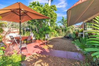 Beautiful Comfy Home With Private Hot Tub Close To Beach home - 9