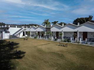 Yellow Tail by Puggles Resorts - Rāmnagar - 4