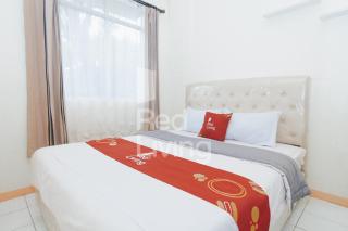 RedLiving Apartemen Emerald Hill - SR Rooms Tower Green - Karawang - 0