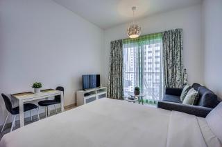 Canal View apartment in Marina - 8