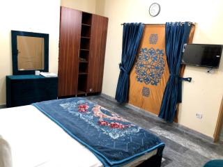 Hotel Family Ties - Lahore - 5