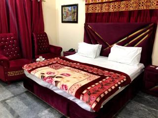 Hotel Family Ties - Lahore - 0