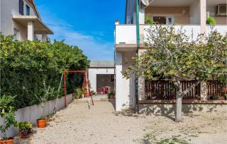 2 Bedroom Cozy Apartment In Povljana - 7