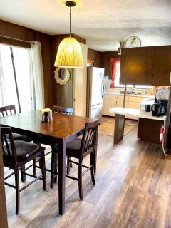 THE HILO HOMEBASE - Charming 3 Bedroom Hilo Home, with AC! - Hilo - 3