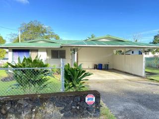 THE HILO HOMEBASE - Charming 3 Bedroom Hilo Home, with AC! - Hilo - 7