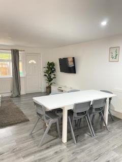 Elcot Close Private Room in a 4 Bed Shared House - Manchester - 5