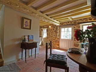 Maison historique arborée avec jardin et étang privés, idéale pour un couple - FR-1-497-135 - La Carneille - 1