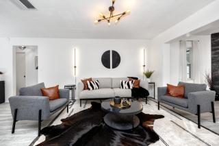 Clearwater Cabana - Gorgeous Home with Heated Pool - Clearwater - 2