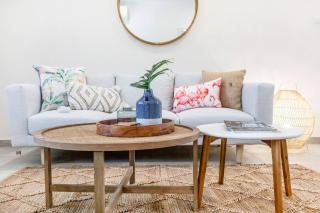 'Botanica Hoja' A Nightcliff Balcony Refresh - Darwin - 2