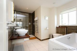 Croyde Ocean Breeze 5 Bedrooms - 6