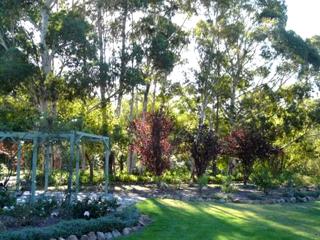 Granite Gardens Cottages & Lake Retreat - Stanthorpe - 1
