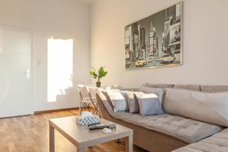 Joyful 2BR Apt. @ Millenium Tower and The Danube - Vienna - 3