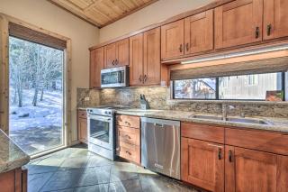 Shuttle to Ski Resort Northstar Home! - Truckee - 3